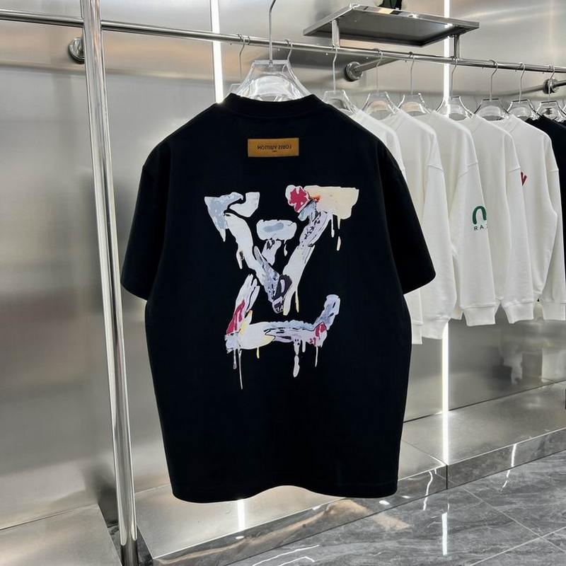 Louis Vuitton Men's T-shirts 240